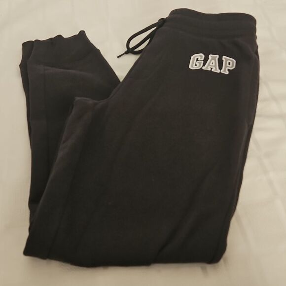 GAP Black Jogger Pants - Picture 15 of 16
